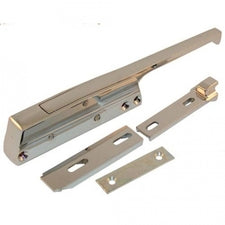 MAGNETIC LATCH STRAIGHT HANDLE NO LOCK LENGTH 10-1/2" WIDTH 1" INSIDE SCREW CENTERS 4-5/8" OUTSIDE SCREW CENTERS 5-1/4" FOR SERIES: 2824, 9175, R24, 172   OEM Names	OEM # RANDELL	HD LCH9175-X CHG (Component Hardware Group)	R24-9175-X RANDELL	HDLCH9175-X O